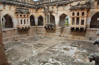 Queen's Bath, Hampi