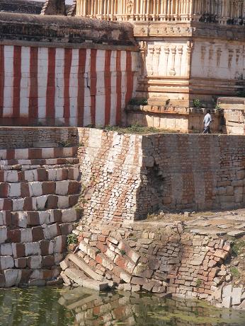 humpi temple picture